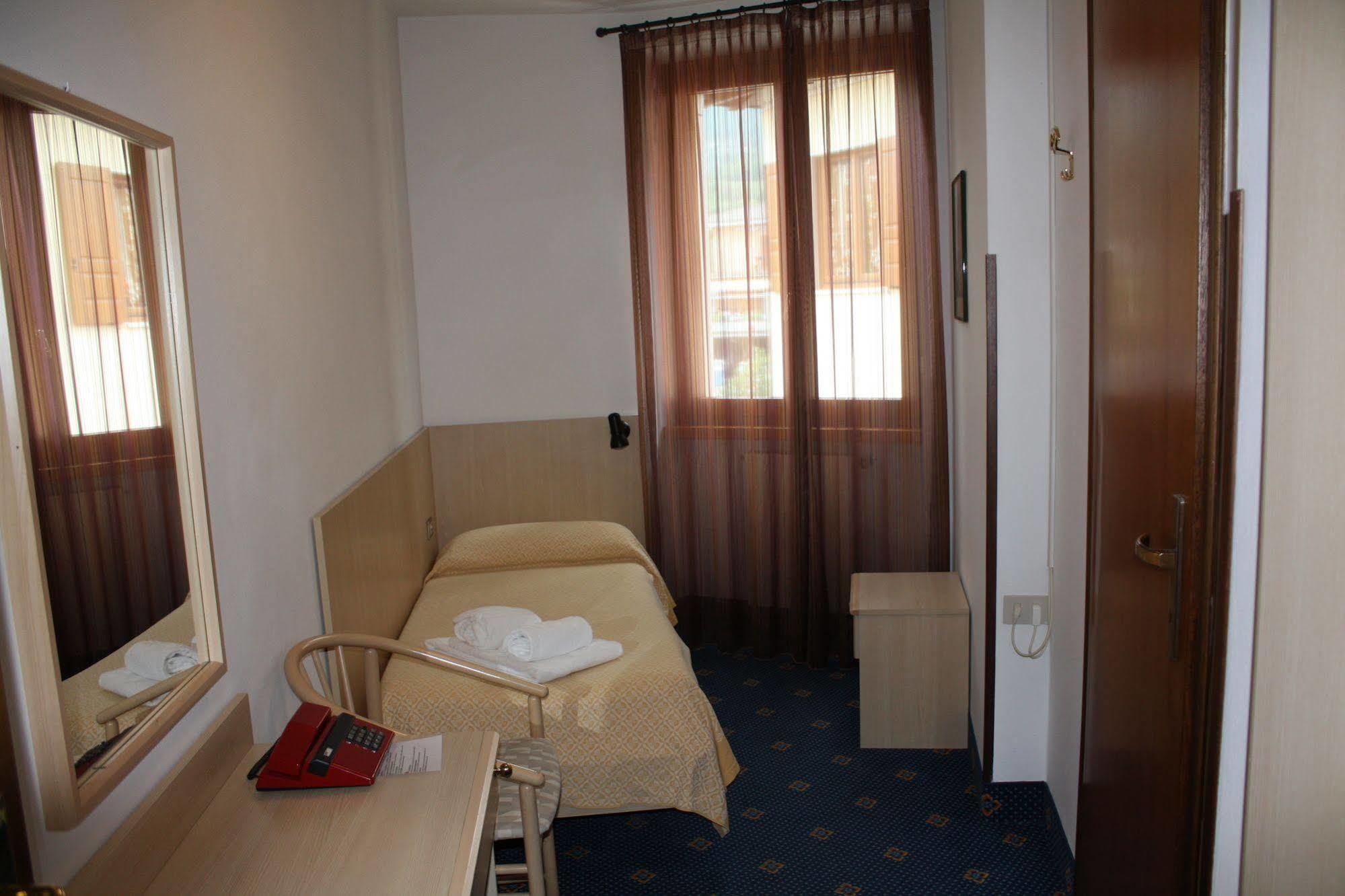Garni Hotel Tignale Εξωτερικό φωτογραφία